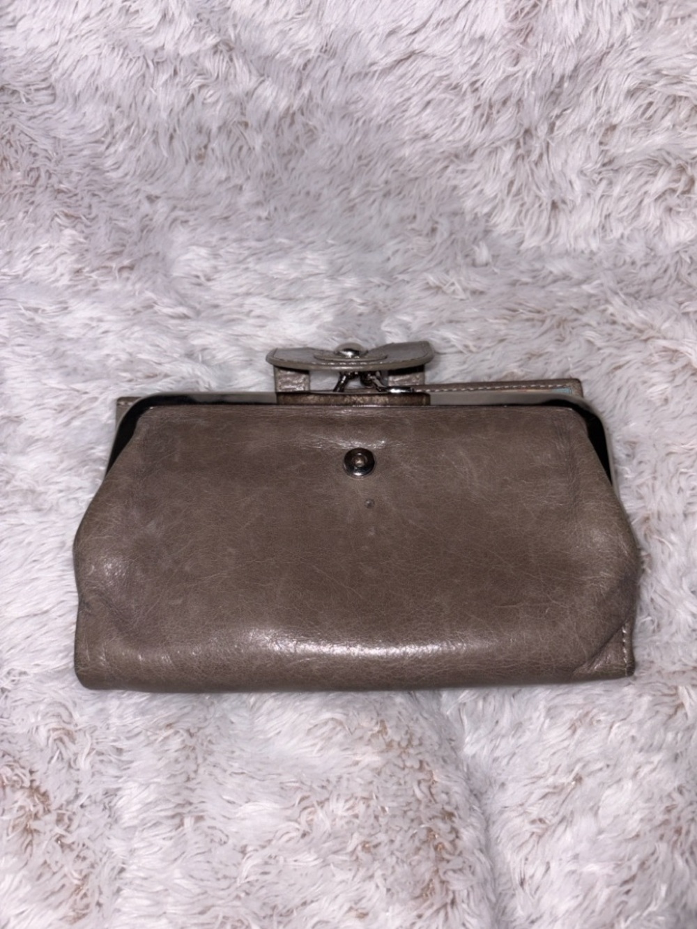 Hobo Vintage Grey Wallet with Kisslock - Picture 3 of 8